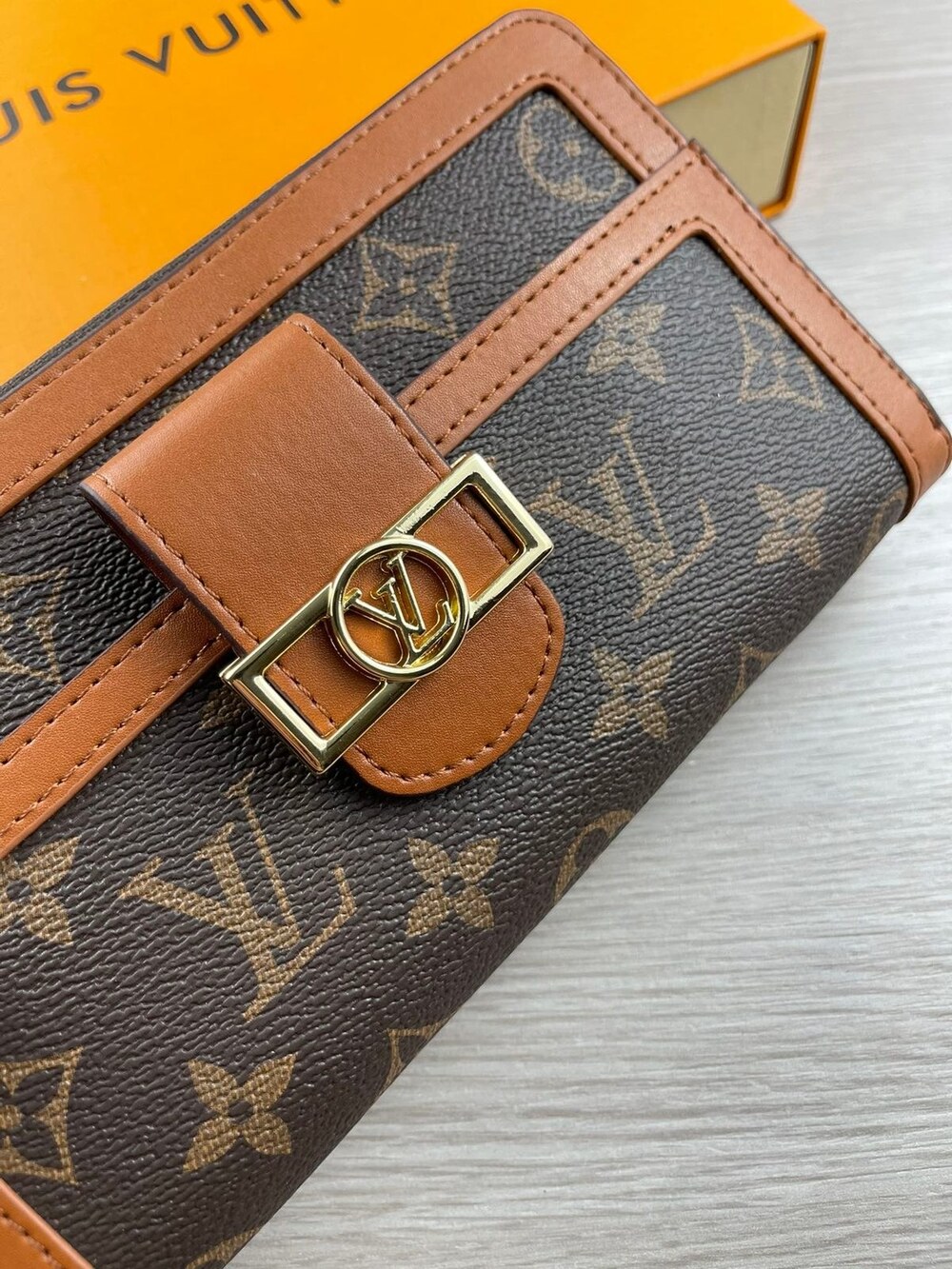 Louis Vuitton Dauphine Zip Around Wallet - Picture 3 of 8
